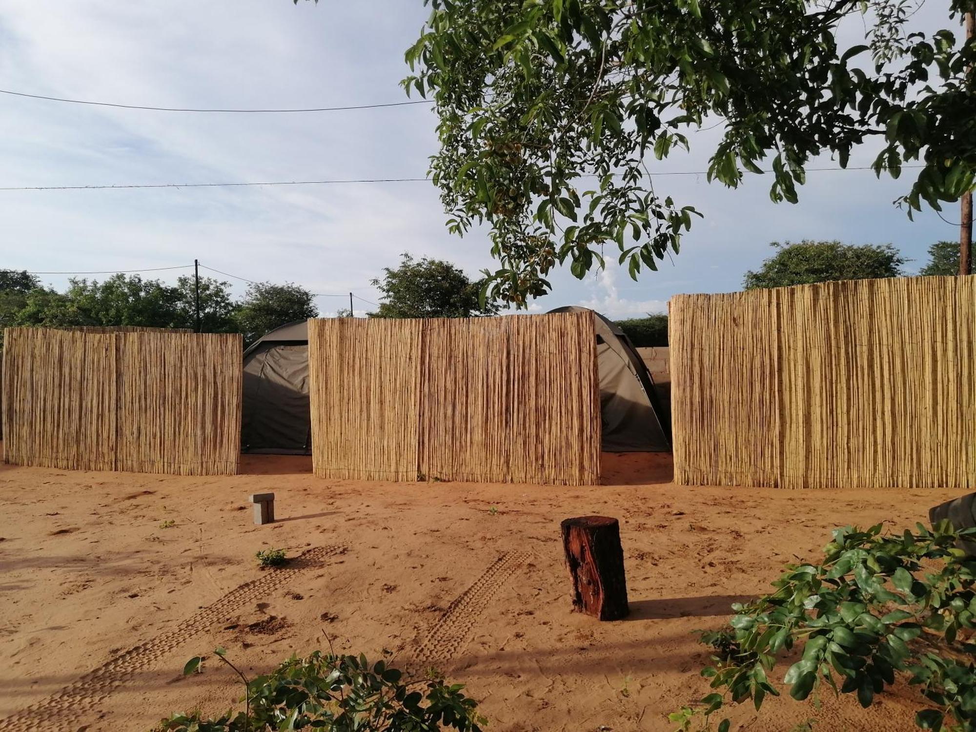 Looks Cottages Self Catering Apartments Kasane Esterno foto